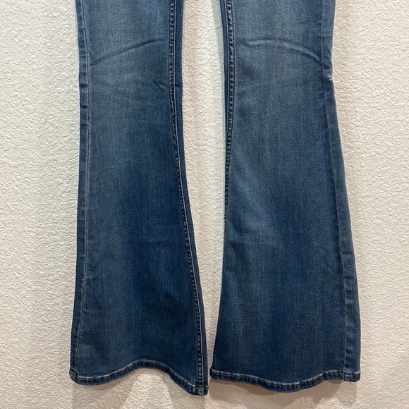 Free People Women’s Authentic Blue Pull On High Rise Flare Jeans Size 28 - Picture 4 of 11